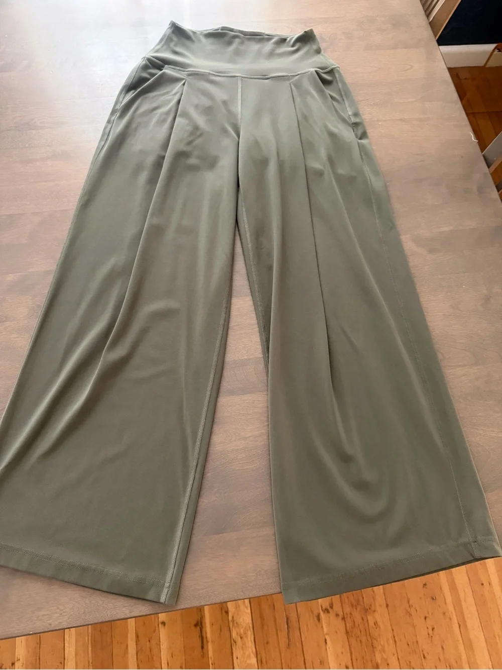 Lululemon Align Palazzo Pant size 4 Short